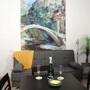 casetta-monet-nel-cuore-della-pedonale.hotelitalianriviera.com/
