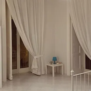 napule.hotels-amalfi.com/